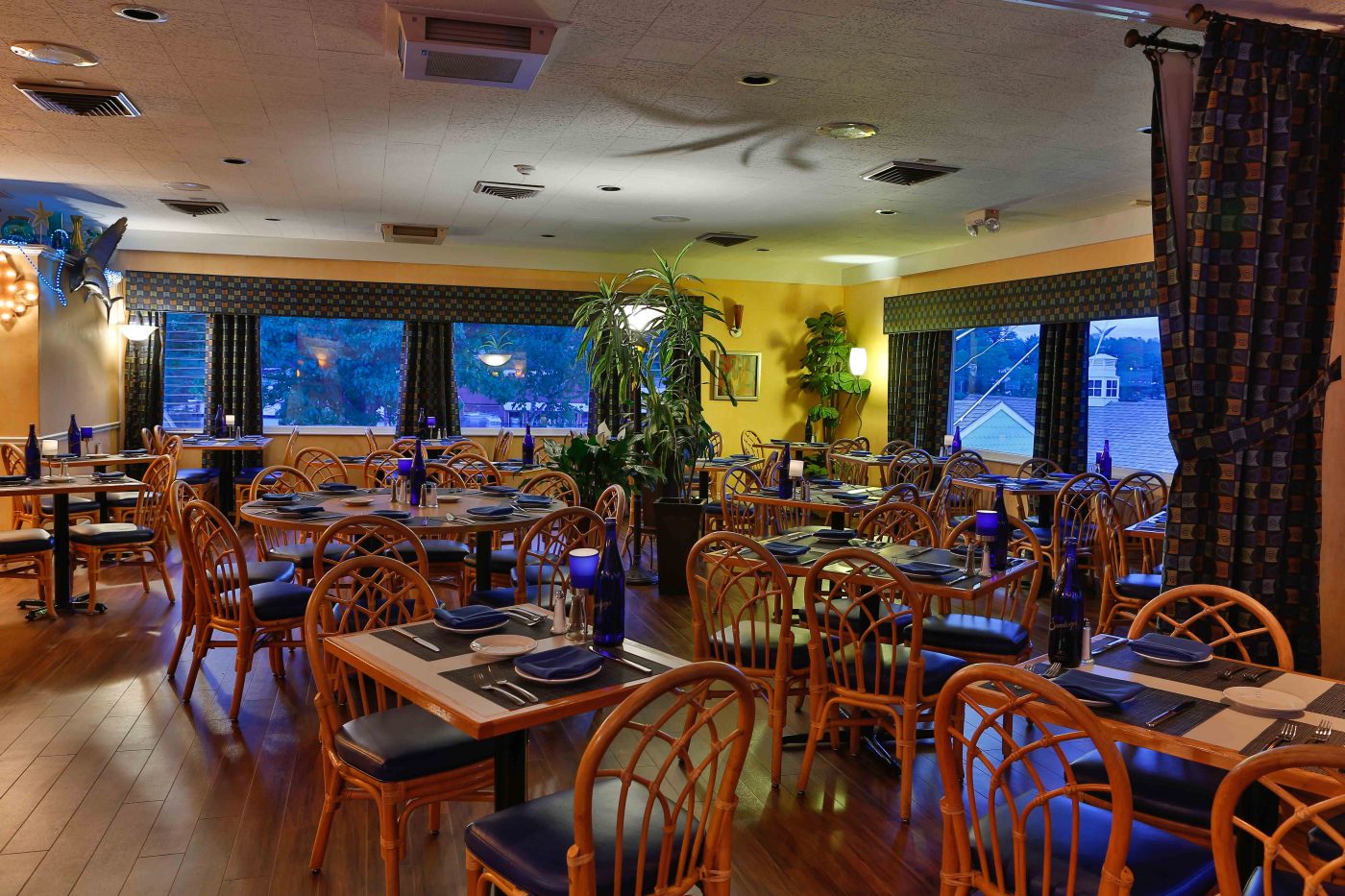Restaurants in Laconia, NH - Lake Winnipesaukee Restaurants